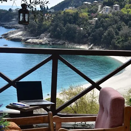Thalatta Beyond Agios Ioannis